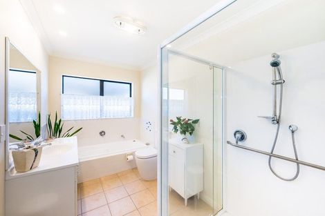 Photo of property in 27 San Priamo Place, Paraparaumu Beach, Paraparaumu, 5032