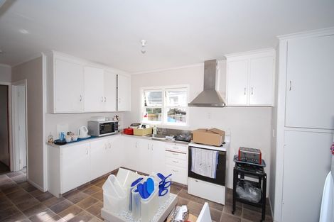 Photo of property in 11 Helleur Road, Massey, Auckland, 0614