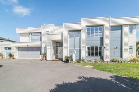 Photo of property in 9 Kotuku Drive, Paraparaumu Beach, Paraparaumu, 5032