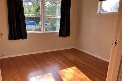 Photo of property in 42 Valley View Road, Glenfield, Auckland, 0629