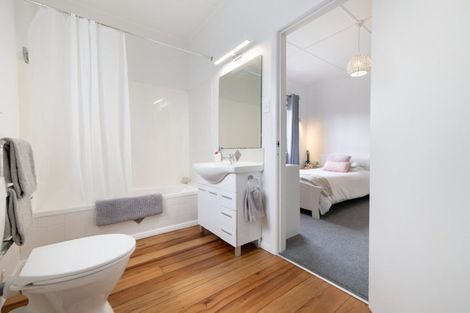 Photo of property in 35 Ngatai Road, Otumoetai, Tauranga, 3110