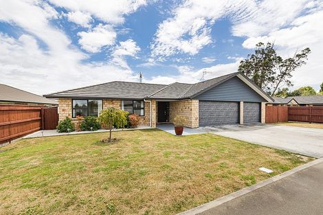 Photo of property in 2a Galea Grove, Kelvin Grove, Palmerston North, 4414