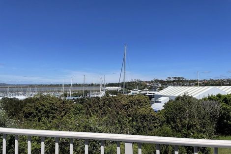 Photo of property in 31 Reflection Drive, West Harbour, Auckland, 0618