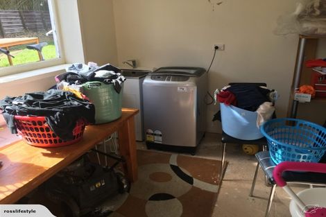 Photo of property in 3 Statesman Street, Henderson, Auckland, 0612