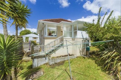 Photo of property in 14 Cassino Street, Bayswater, Auckland, 0622