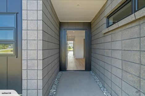 Photo of property in 14 Lady Jocelyn Place, Whitianga, 3510