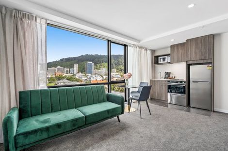 Photo of property in Proximity Apartment Hotel, 804/172u Thorndon Quay, Pipitea, Wellington, 6011