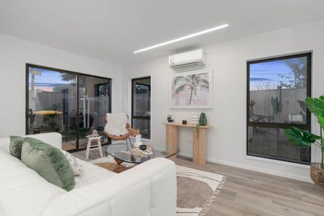 Photo of property in 67 Hutchinsons Road, Bucklands Beach, Auckland, 2014