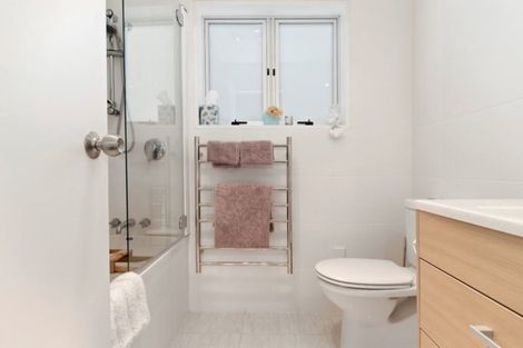 Photo of property in 188b Devonport Road, Tauranga, 3110