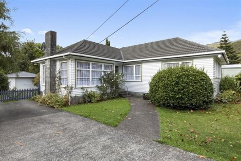 Photo of property in 135 Hine Road, Wainuiomata, Lower Hutt, 5014