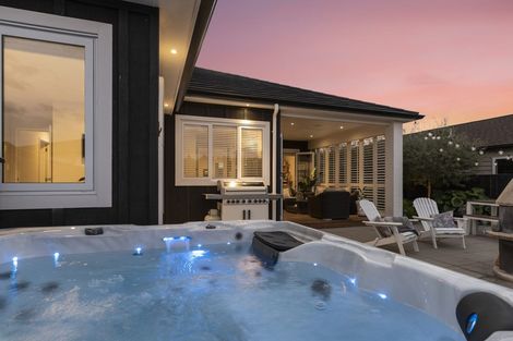 Photo of property in 37 Pohutukawa Parade, Riverhead, 0820