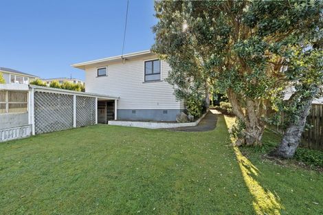 Photo of property in 6 Hughson Street, Waitara, 4320