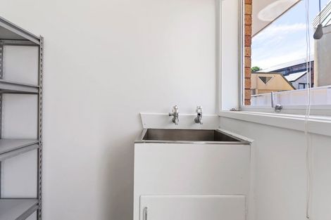 Photo of property in 2/16 Beach Road, Castor Bay, Auckland, 0620
