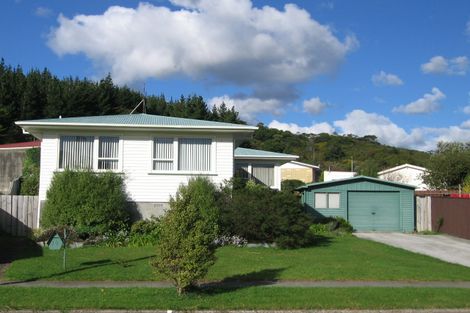 Photo of property in 10 Mataura Grove, Wainuiomata, Lower Hutt, 5014