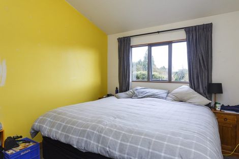 Photo of property in 60 Waicola Drive, Fitzherbert, Palmerston North, 4471