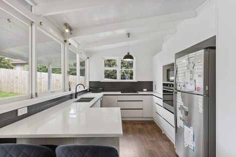 Photo of property in 18 Penton Road, Stanmore Bay, Whangaparaoa, 0932