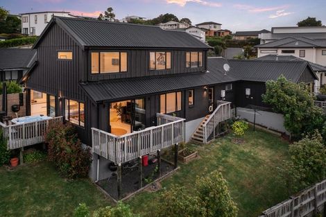 Photo of property in 7 Nerehana Place, Red Beach, 0932