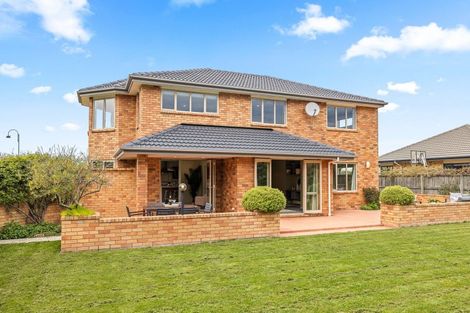 Photo of property in 64 Willowview Drive, Redwood, Christchurch, 8051