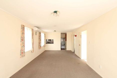 Photo of property in 1/69 Luanda Drive, Ranui, Auckland, 0612