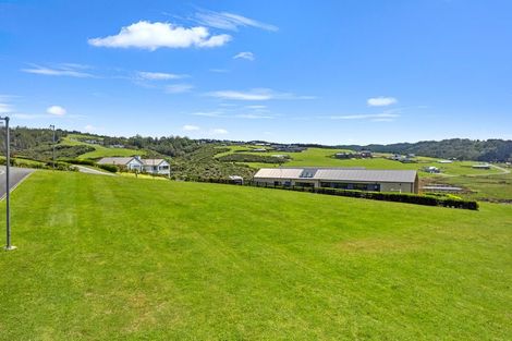 Photo of property in 1 Takahuri Place, Okura Bush, Silverdale, 0794