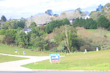 Photo of property in 39 Kinmont Rise, East Tamaki Heights, Auckland, 2016