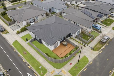 Photo of property in 21 Whareatua Avenue, Takanini, 2112