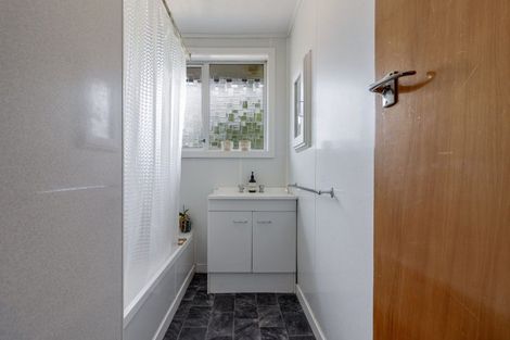Photo of property in 11 Otaki Place, Westbrook, Palmerston North, 4412