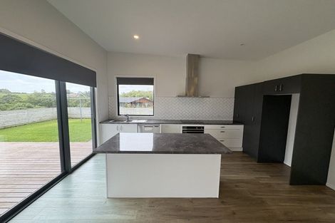 Photo of property in 115 Wairau Road, Oakura, 4314