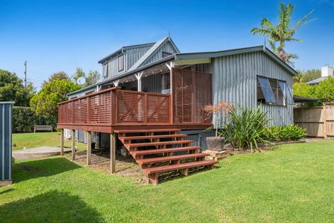 Photo of property in 48 D'oyly Drive, Stanmore Bay, Whangaparaoa, 0932