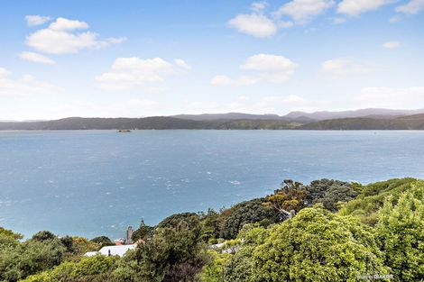 Photo of property in 21 Napier Street, Karaka Bays, Wellington, 6022