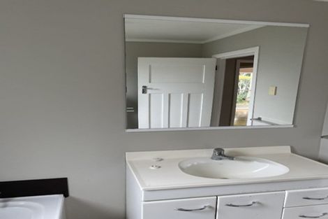 Photo of property in 1/8 Kelvin Road, Papakura, 2110