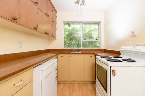 Photo of property in 21b Colchester Crescent, Newlands, Wellington, 6037