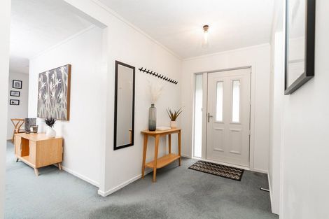 Photo of property in 9 Kapil Grove, Khandallah, Wellington, 6035