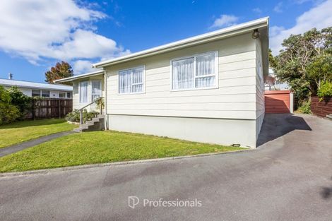 Photo of property in 17 Beryl Grove, Birchville, Upper Hutt, 5018