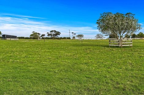 Photo of property in 118 Cottle Road, Taupaki, Henderson, 0782
