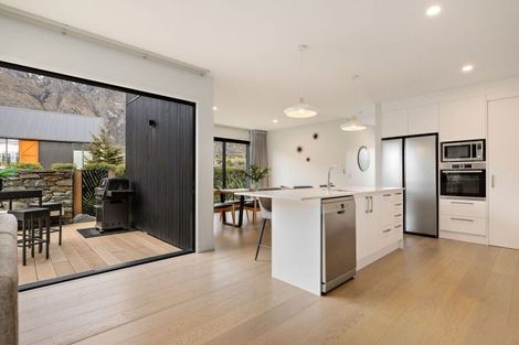 Photo of property in 11 Mulholland Drive, Jacks Point, 9371