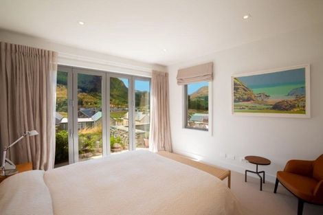 Photo of property in 2 Ogilvie Lane, Arrowtown, 9371