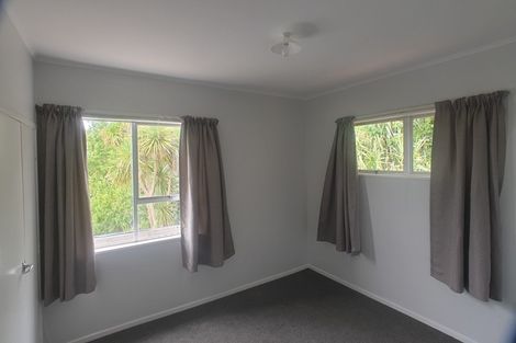 Photo of property in 60 Rewarewa Road, Te Atatu Peninsula, Auckland, 0610