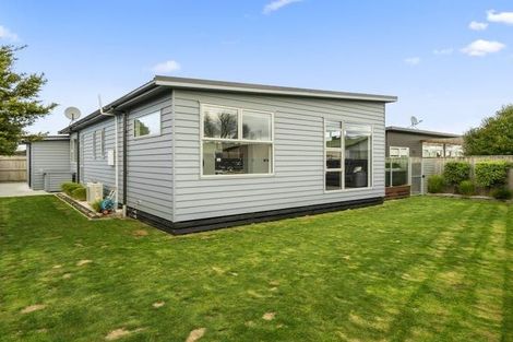 Photo of property in 58 Exeter Crescent, Takaro, Palmerston North, 4412