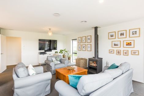 Photo of property in 52 Centre Road, Aokautere, Palmerston North, 4471