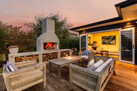 Photo of property in 15 Gillean Street, Havelock North, 4130
