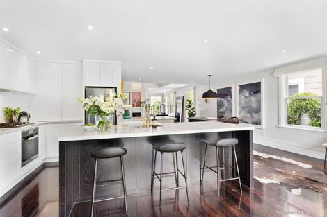 Photo of property in 18 Farm Road, Northland, Wellington, 6012