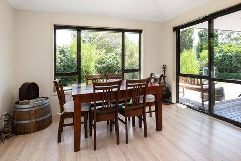 Photo of property in 12 Weka Place, Picton, 7220