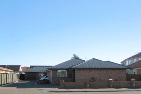 Photo of property in 251b Main North Road, Redwood, Christchurch, 8051