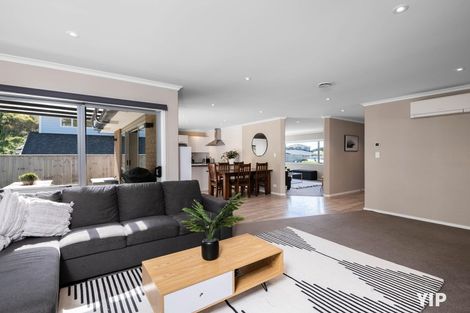 Photo of property in 21 Bickerton Rise, Churton Park, Wellington, 6037