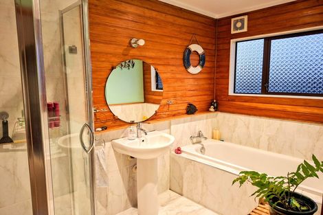 Photo of property in 21 Mercury Way, Whitby, Porirua, 5024