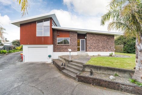 Photo of property in 32 Shelton Place, Feilding, 4702