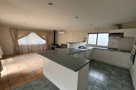 Photo of property in 2/15 Dunn Place, Farm Cove, Auckland, 2010