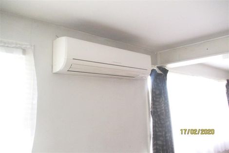 Photo of property in 92 Frensham Crescent, Woolston, Christchurch, 8062