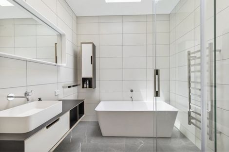 Photo of property in 32 Chamberlain Road, Karori, Wellington, 6012